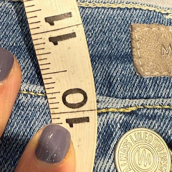 MOTHER NEW Mid Rise Dazzler Ankle Fray in Over the county Line Jeans size 27 - Picture 14 of 14